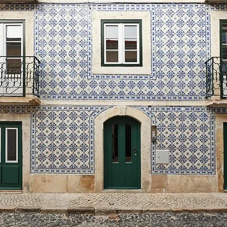 Colourful Life In Alfama By Hansi * Lisbona